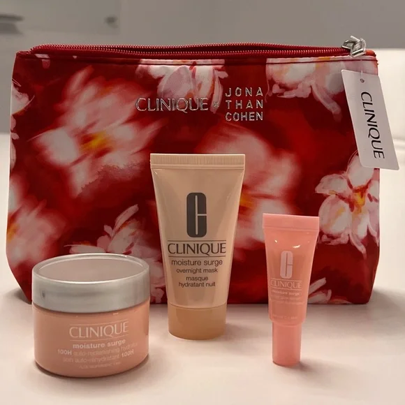NWT CLINIQUE GIFT WITH PURCHASE BAG
GLOWY AND BRIGHT KIT: MOISTURE SURGE SET - Picture 5 of 9